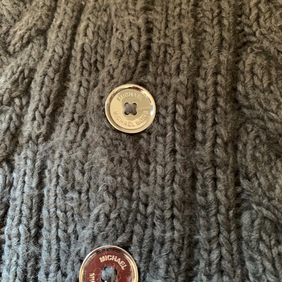 MICHAEL KORS CABLE KNIT SWEATER SCARF WRAP GRAY WOMENS GIRLS TEEN DESIGNER - Picture 5 of 5